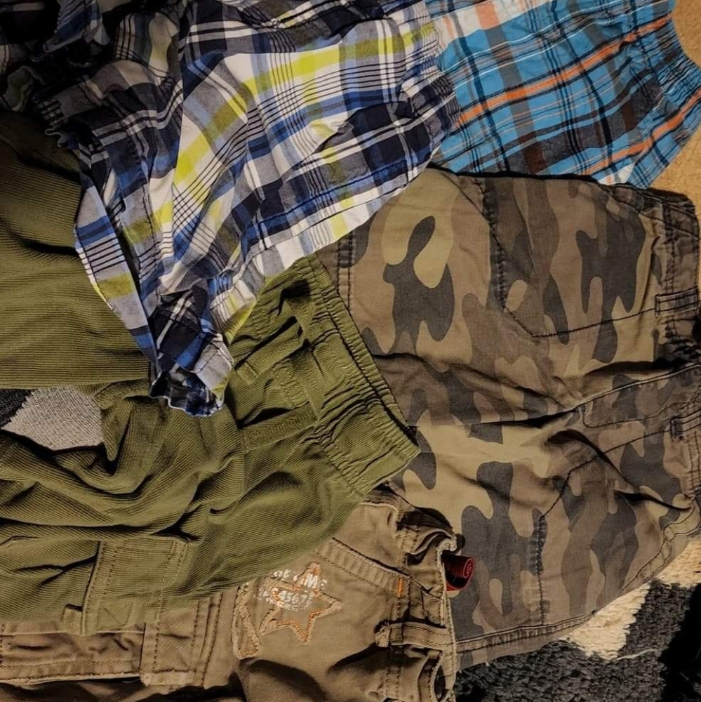Boys 3t shortslike new